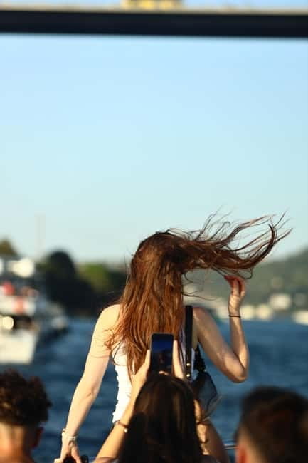Istanbul: Bosphorus Private Guided Yacht Cruise with Snacks - Bebek, Beylerbeyi, and the calmer side of the shoreline