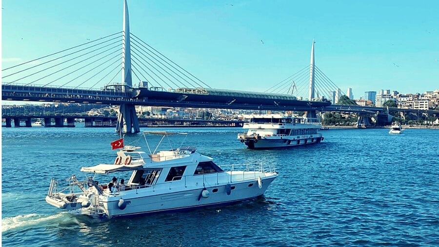 İstanbul: Bosphorus Private Yacht Cruise with Tea and Coffee - FAQ