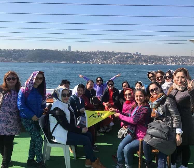 Istanbul: Bosphorus Sightseeing Boat Tour with Guide - A Two-Continent View From the Bosphorus Strait