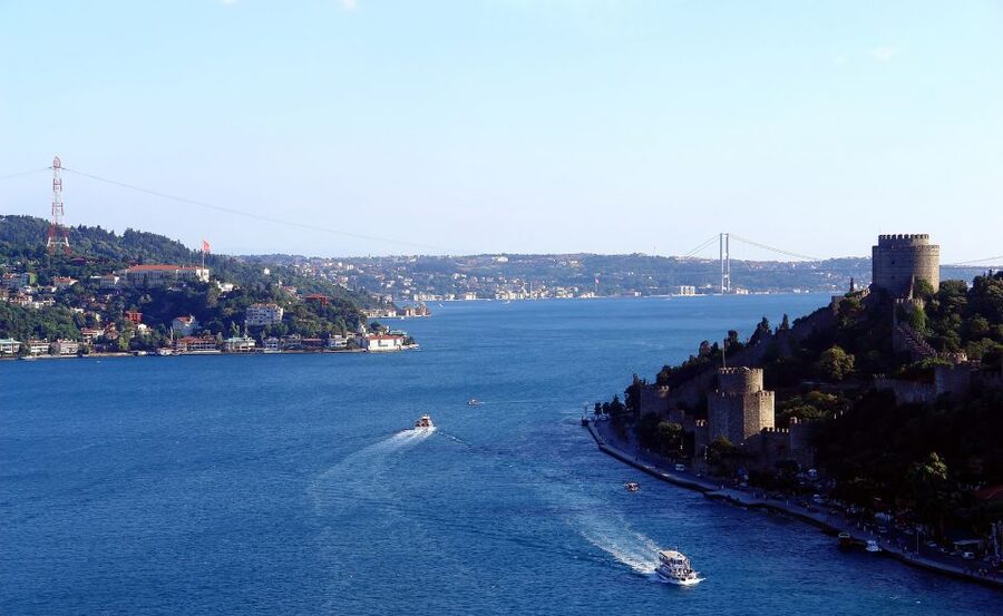 Istanbul: Bosphorus Sightseeing Boat Tour with Guide - Dolmabahce, Beylerbeyi, and Çırağan: Palace Views Without the Museum Lines
