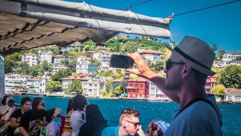 Istanbul: Bosphorus Sightseeing Cruise Tour with Audio Guide - Audio guide on your phone: how to make it work in the real wind