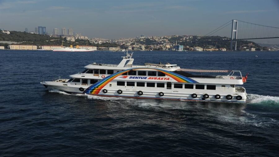 Istanbul: Bosphorus Sightseeing Cruise with Sunset Option - Price and value: why this is one of the easiest deals in Istanbul