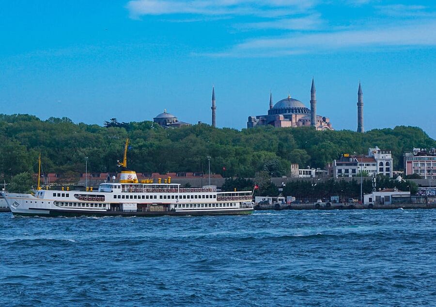 Istanbul: Bosphorus Sightseeing Cruise with Sunset Option - Comfort on board, seating choices, and how to get the best view