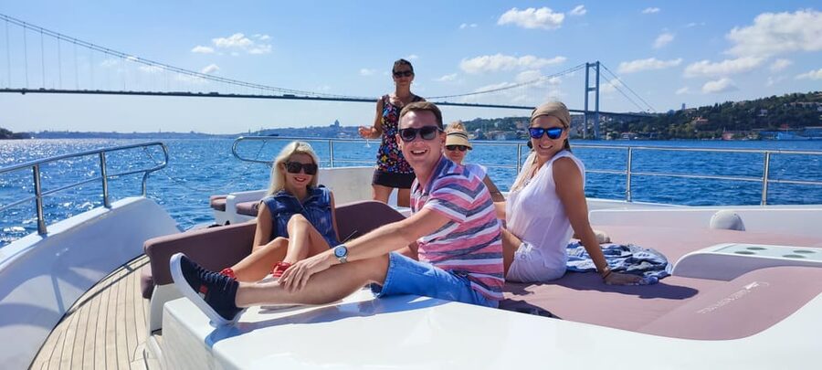 Istanbul: Bosphorus Strait and Black Sea Lunch Cruise - Dolmabahçe, Ortaköy, and the Art of Sightseeing Without Exhaustion