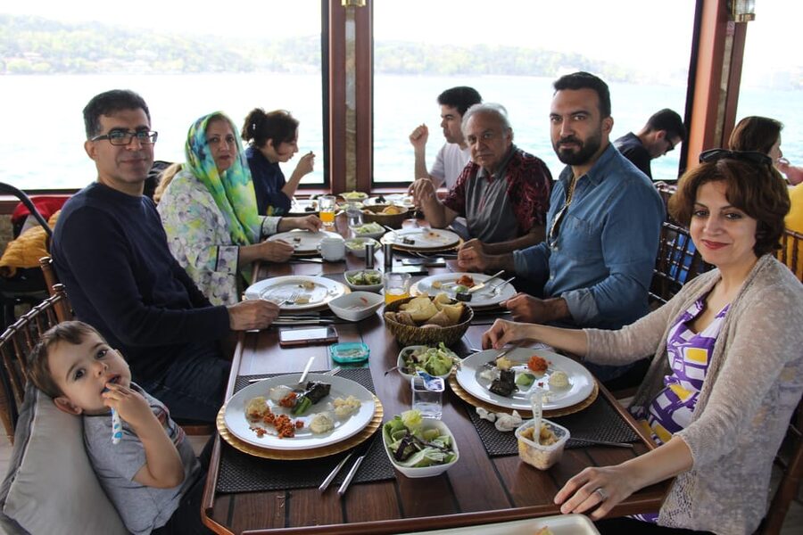 Istanbul: Bosphorus Strait and Black Sea Lunch Cruise - Anadolu Kavağı: Fortress Ruins, Hill Views, and a Real Land Stop