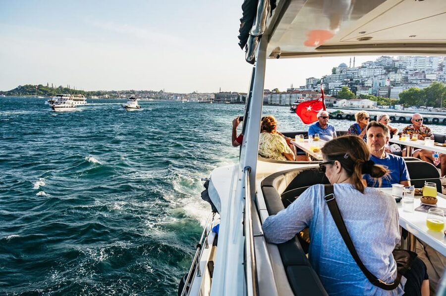 Istanbul: Bosphorus Sunset Cruise on a Luxury Yacht - Key highlights you’ll feel right away