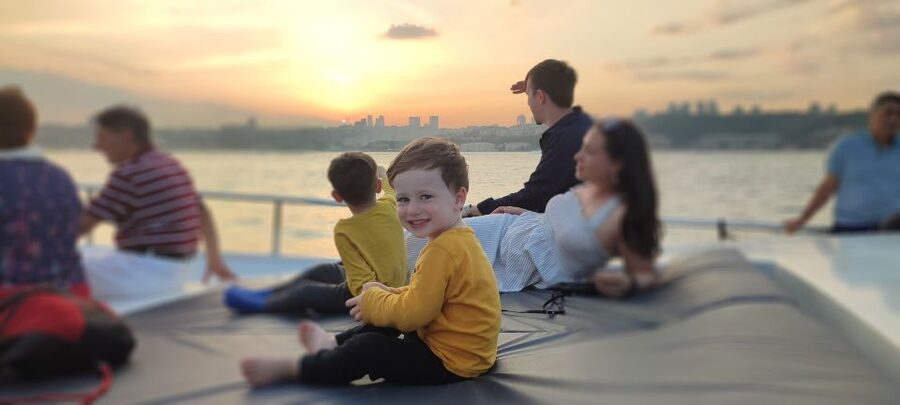Istanbul: Bosphorus Sunset Cruise on Yacht with Live Guide - Dolmabahce Palace, Çırağan, and Ortaköy Mosque: The European Shore Quick-Wins
