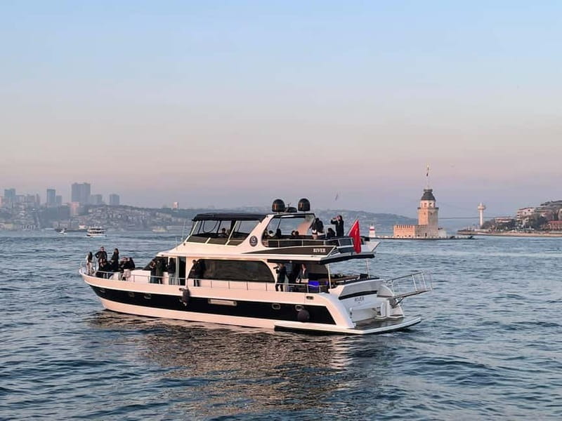 Istanbul: Bosphorus Sunset or Night Yacht Cruise & Transfers - Transfers and meeting point reality check
