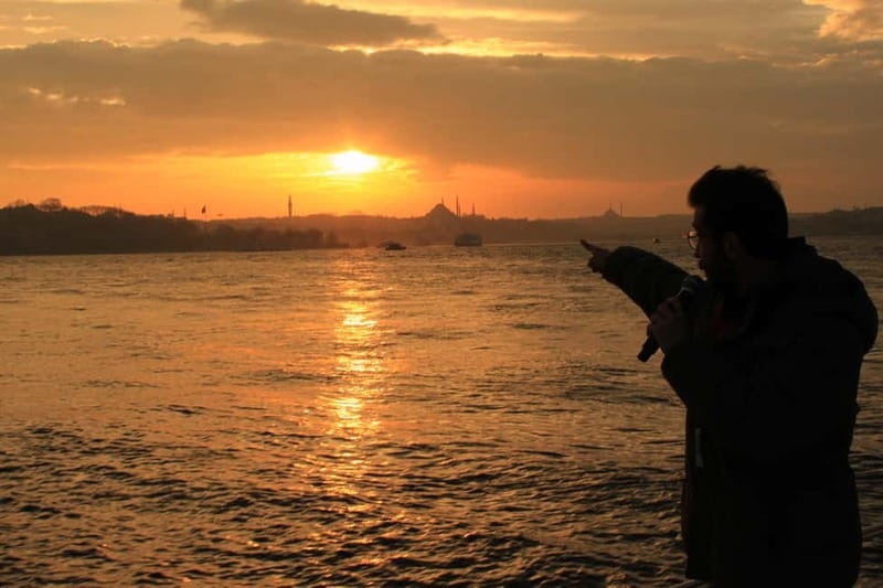 Istanbul: Bosphorus Sunset or Night Yacht Cruise & Transfers - Snacks, tea, and the onboard bar setup