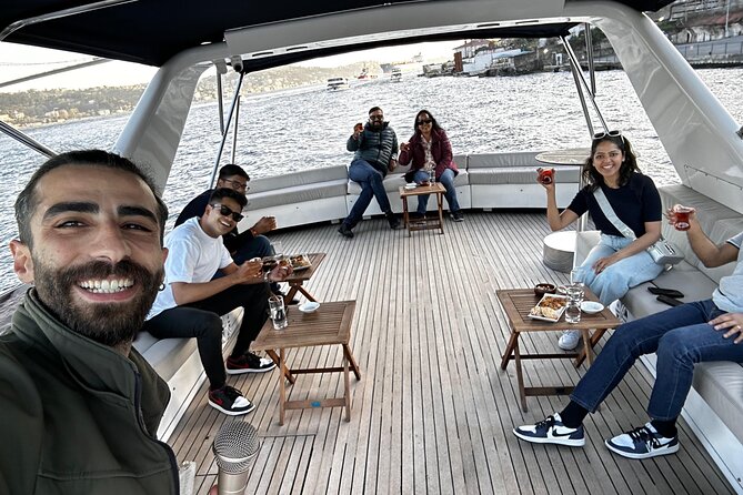 Istanbul Bosphorus Sunset Yacht Cruise - Maiden’s Tower at Golden Hour: How the Sunset Stop Feels