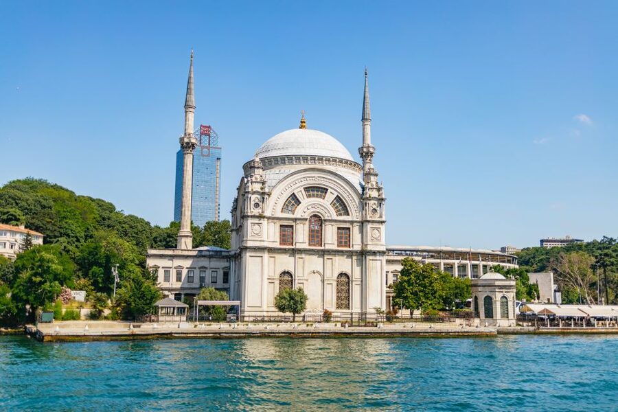 Istanbul: Bosphorus Yacht Cruise with Stopover on Asian Side - Key things to know