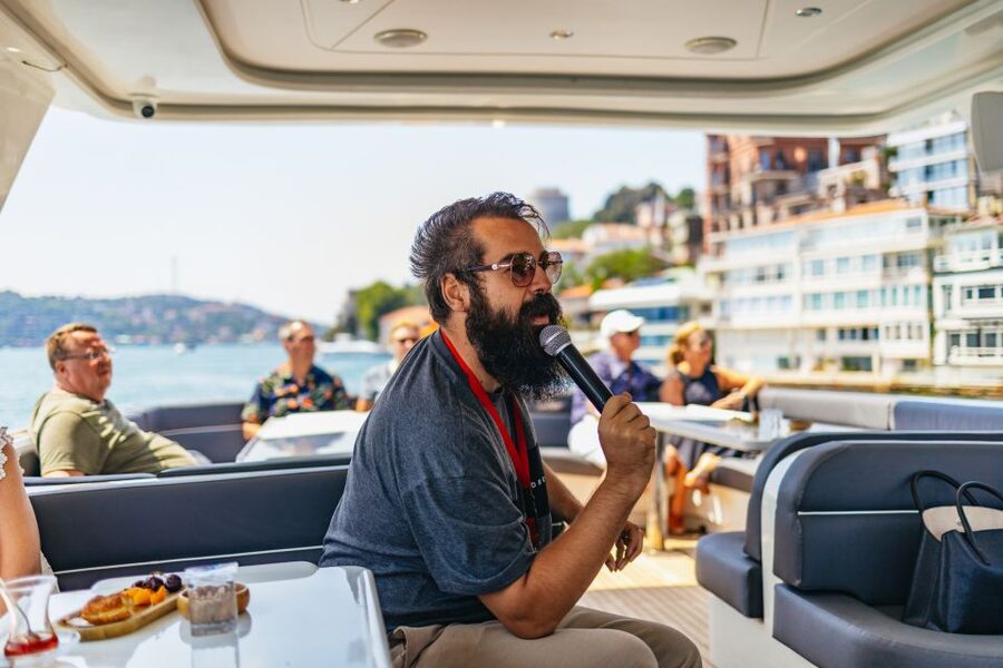 Istanbul: Bosphorus Yacht Cruise with Stopover on Asian Side - Guides and humor, the difference between facts and a good story