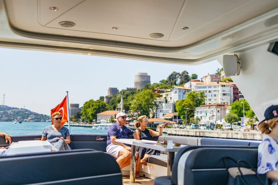 Istanbul: Bosphorus Yacht Cruise with Stopover on Asian Side - The Bosphorus is the real Istanbul highlight from deck level