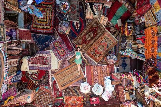 Istanbul Carpet Weaving Workshop & Carpet Gallery Tour - The silk carpet viewing: the best part for real