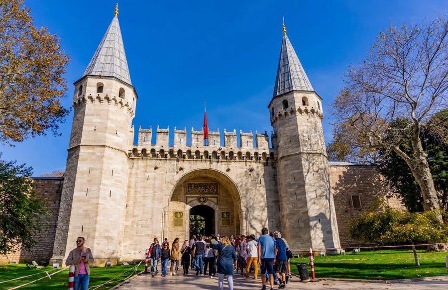Istanbul City Walk: Blue Mosque, Old Town & Hippodrome - Why Sultanahmet is the easiest first stop in Istanbul