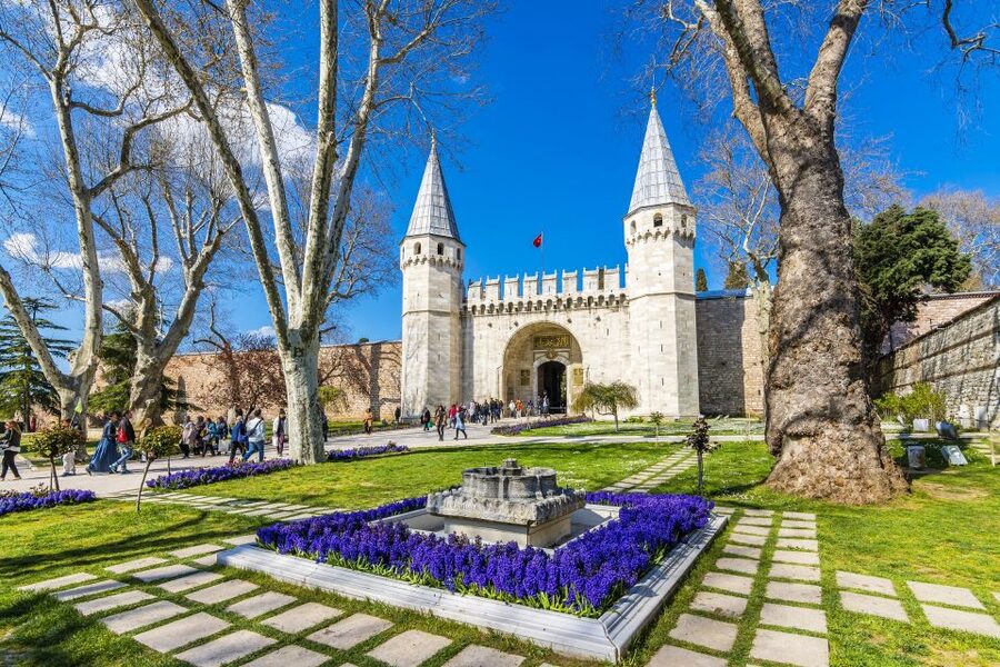 Istanbul City Walk: Blue Mosque, Old Town & Hippodrome - Starting at Alman Çeşmesi: where the walk clicks into place