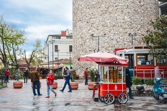Istanbul City Walk: Galata Tower, Istiklal Street & Karaköy - Galatasaray Lisesi and the education-meets-street feel