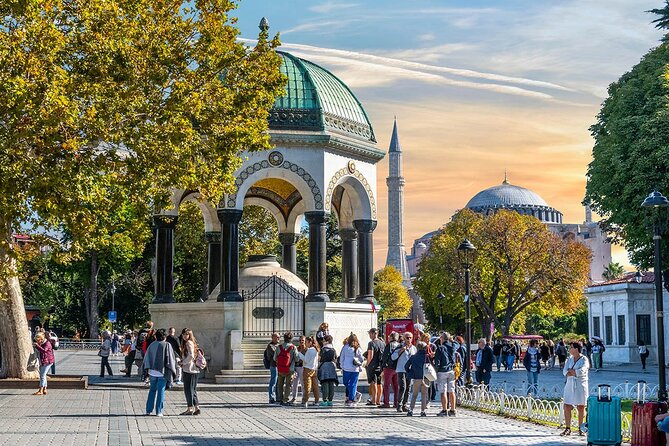 Istanbul Classics and Highlights: Full Day with Lunch - German Fountain, Hippodrome, and the politics behind the views