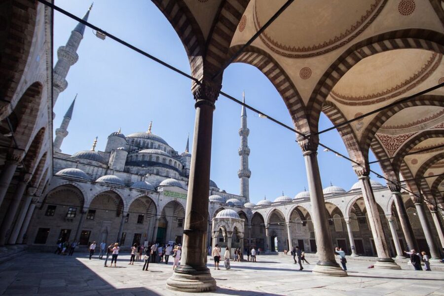 Istanbul Classics Tour - Blue Mosque timing, İznik tiles, and the Friday prayer rule