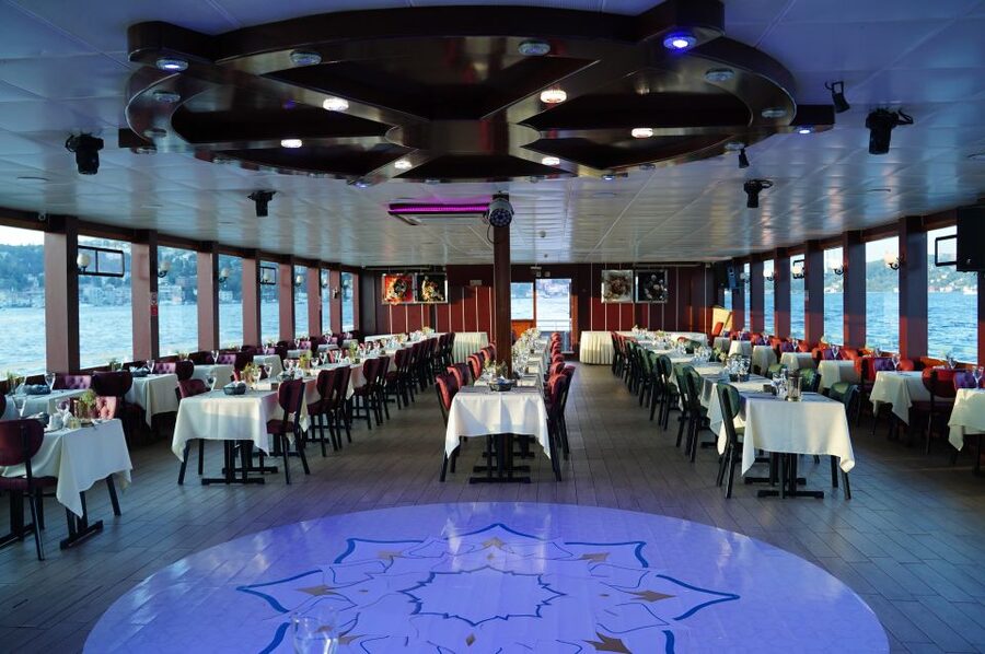 Istanbul: Dinner Cruise and Entertainment with Private Table - Should you book this Bosphorus dinner cruise?