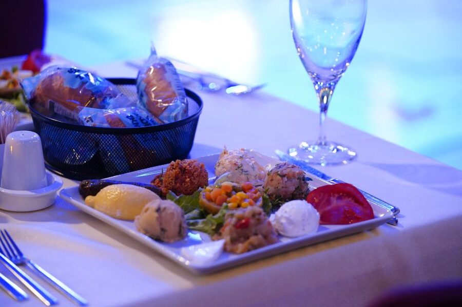 Istanbul: Dinner Cruise and Entertainment with Private Table - Private table dinner: what you’ll eat and why it feels worth it