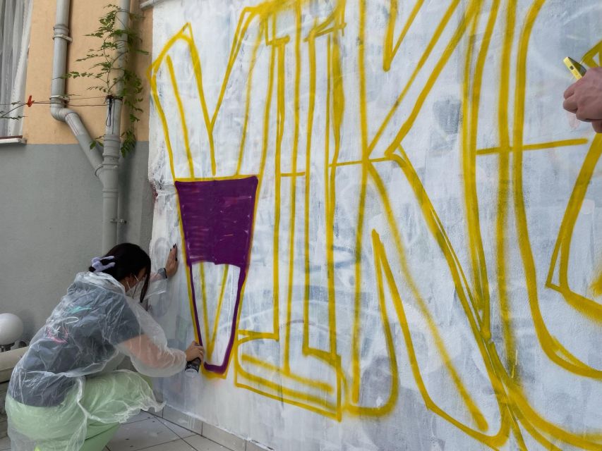 Istanbul: Do Street Art with Local Artists at Home Garden - Getting there from Sultanahmet and Taksim without losing time