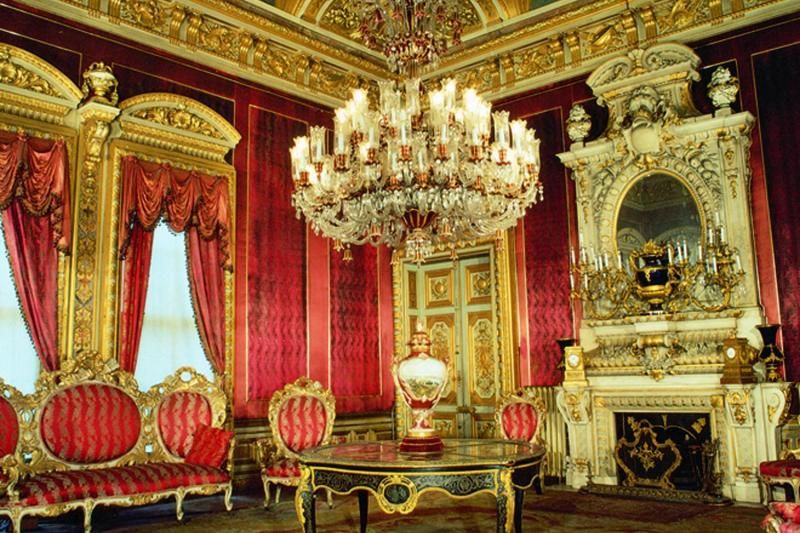 Istanbul: Dolmabahce Palace and Grand Bazaar Tour - Grand Bazaar: shopping with a plan, not just chaos