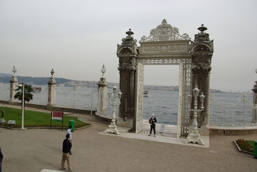 Istanbul: Dolmabahce Palace and Grand Bazaar Tour - Price and value: what $236 per person buys