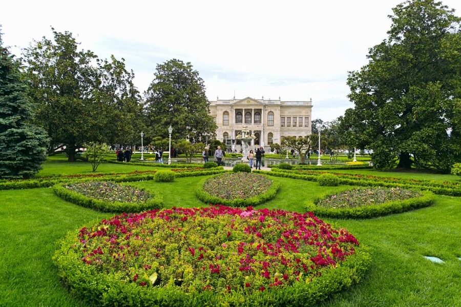 Istanbul: Dolmabahce Palace and Harem Skip-the-Line Ticket - Harem apartments: sultans’ family life, room by room
