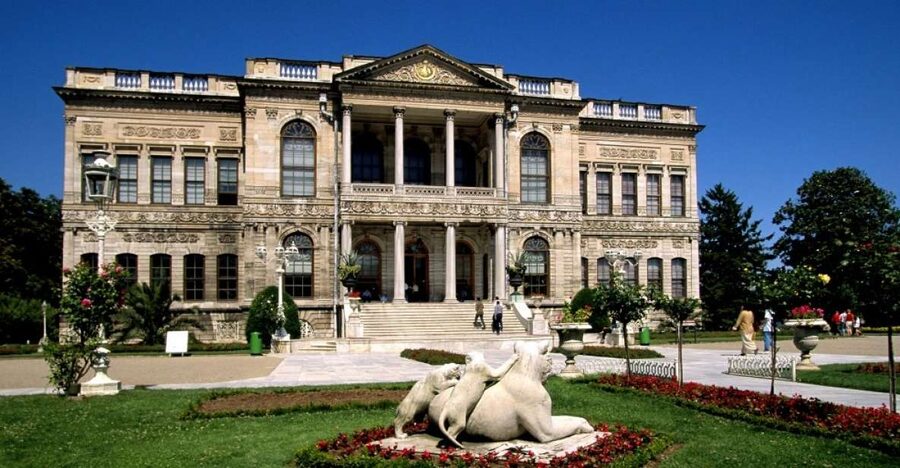 Istanbul: Dolmabahçe Palace and Uskudar Guided Tour - Dolmabahçe Palace: French-Ottoman drama in 285 rooms