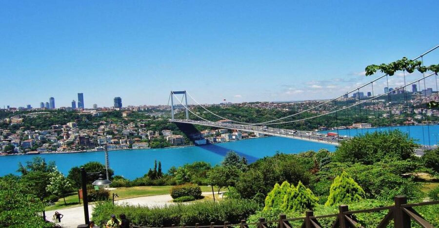 Istanbul: Europe and Asia Tour By Bus And Bosphorus Cruise - Asian Side Must-Sees: Summer Palace and Beylerbeyi Palace