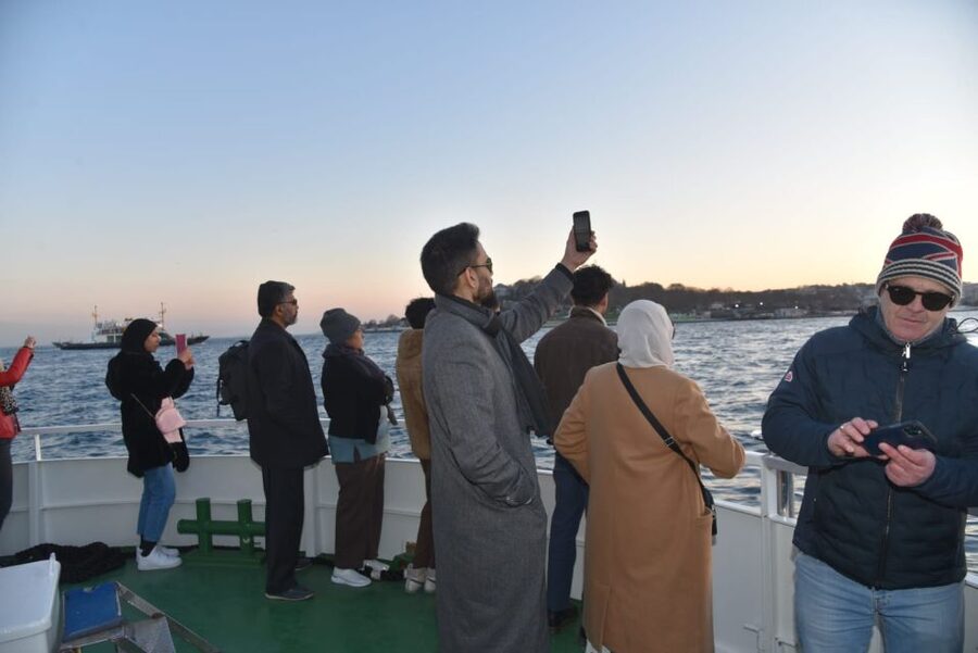 Istanbul: Explore Bosphorous on a Sunset Boat Cruise - Why a Bosphorus sunset boat tour hits different