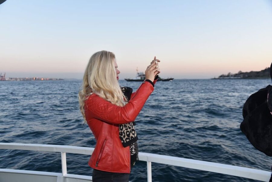 Istanbul: Explore Bosphorous on a Sunset Boat Cruise - The “guided” part, and why it’s not just a running playlist