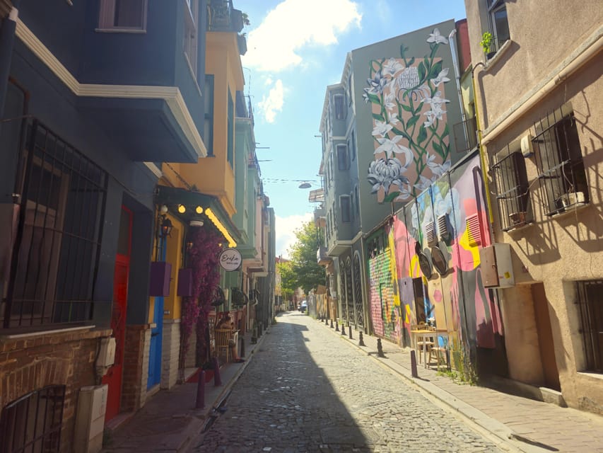 Istanbul: Fener & Balat Guided Tour through Colored Streets - Coloured houses of Balat: photo stops and the story behind emptiness
