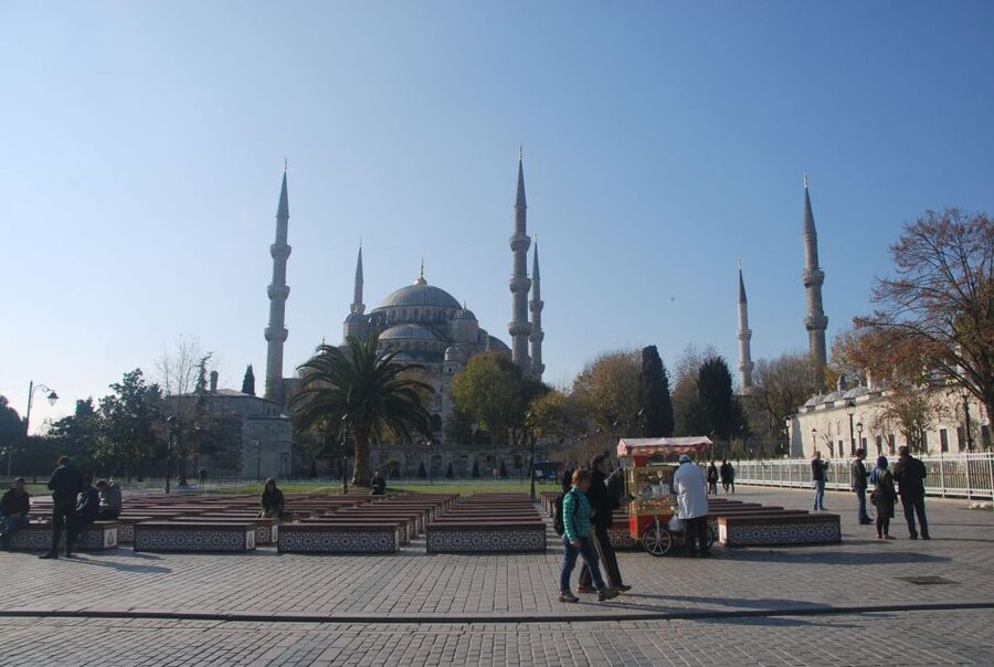 Istanbul Full Day Byzantine & Ottoman Traces Tour - Grand Bazaar at the finish: 18 entrances, 4,000 shops, one last push