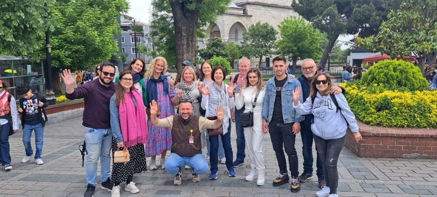 Istanbul: Full-Day City Highlights Tour with Lunch - Pickup, transport, and the real pace of a 7-hour loop