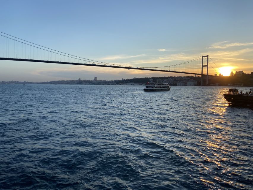 Istanbul: Full-Day Imperial & Asia Small Group Tour - Grand Çamlıca Mosque: A Modern Counterpoint to the Classics