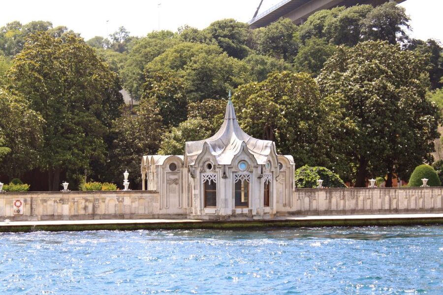 Istanbul: Full-Day Imperial & Asia Small Group Tour - Bosphorus Bridge Crossing and Çamlıca Hill Views