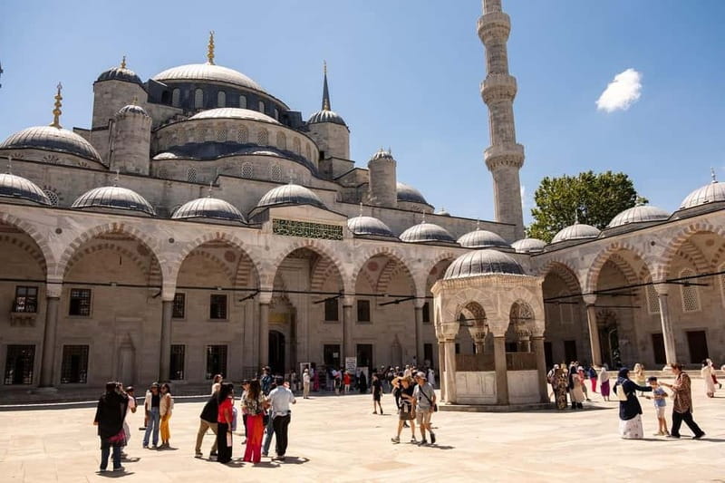 Istanbul: Full Day Private Guided Tour for Iconic Landmarks - The Hippodrome walk, German Fountain, and how power left fingerprints