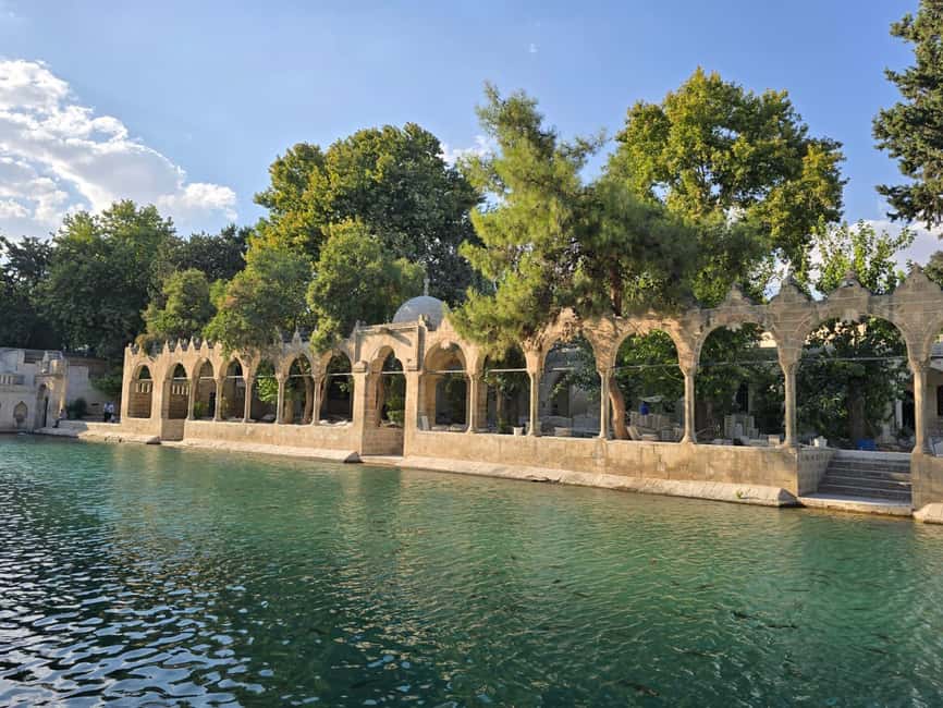 Istanbul: Gobeklitepe and Harran Day Trip - Edessa and Abraham’s Cave, sacred sites with a guided story