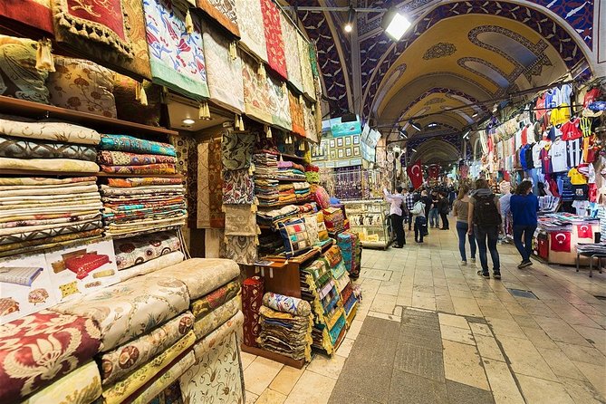 Istanbul Grand Bazaar and Egyptian Bazaar Shopping Tour - Ceramics workshop: Iznik-style blue-and-white craft in the middle of shopping