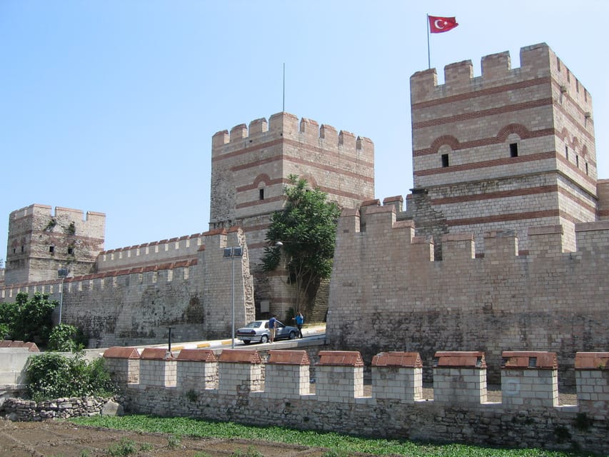 Istanbul: Guided City Highlights Day Trip - Hagia Sophia: from world-class dome to practical museum time