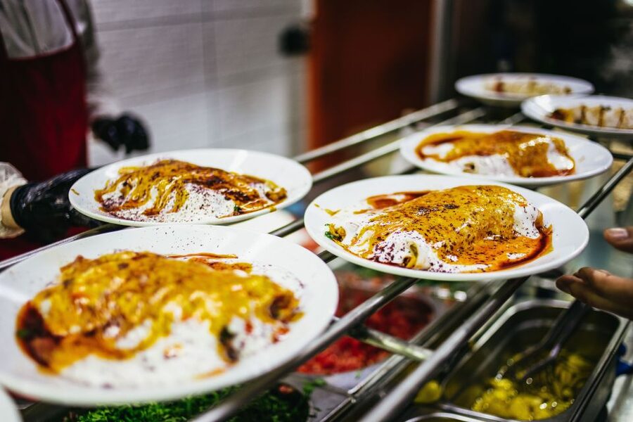 Istanbul: Guided Food and Culture Tour - Kadıköy Çarşı: market walking where you actually eat