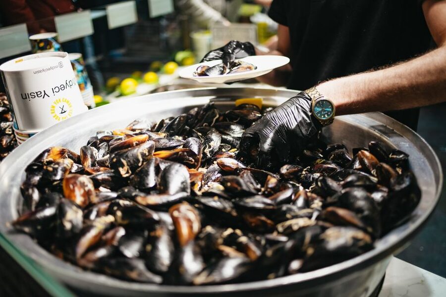 Istanbul: Guided Food and Culture Tour - Desserts and night views back at Karaköy Pier