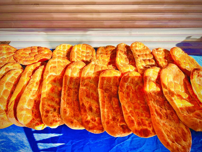 Istanbul: Guided Food Tour with Ferry Ride and Tastings - Kadıköy and Moda: simit, menemen, markets, and street snacks