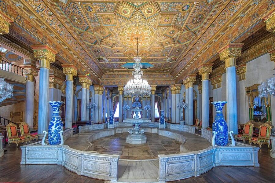 Istanbul: Hagia Sophia and Blue Mosque Tour with Tickets - Hippodrome Square and the Obelisk of Theodosius
