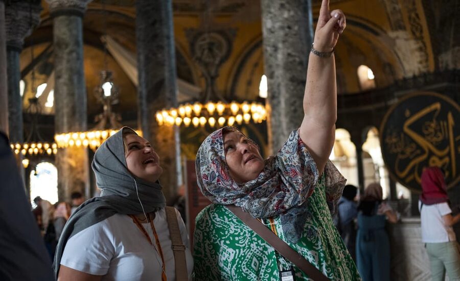 Istanbul: Hagia Sophia & Basilica Cistern Tour with Tickets - The Hippodrome and your last steps to Sultanahmet Square