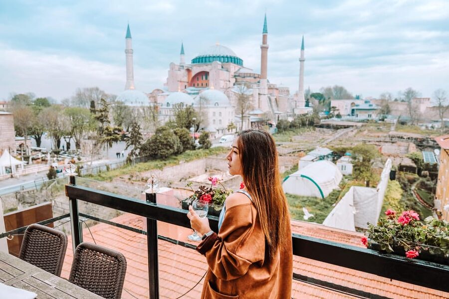 Istanbul: Hagia Sophia, Blue Mosque, & Basilica Cistern Tour - Hippodrome stop: the Byzantine social hub in 45 minutes