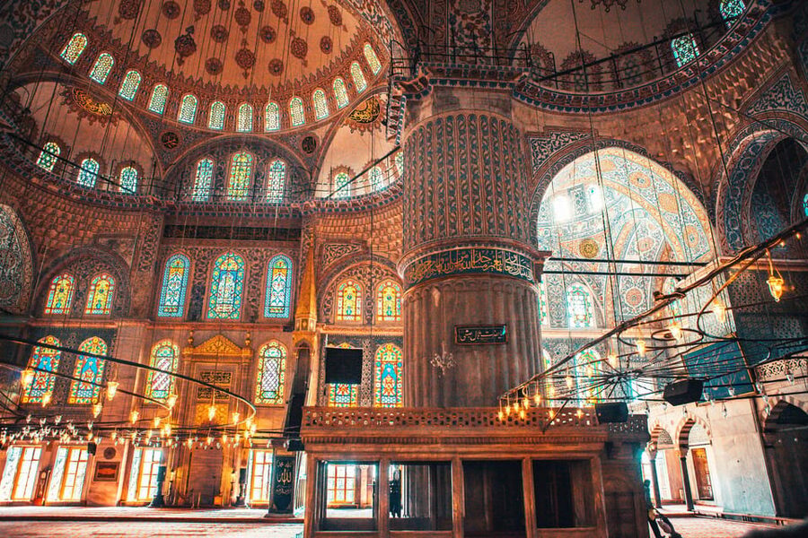 Istanbul: Hagia Sophia, Blue Mosque, & Basilica Cistern Tour - Blue Mosque and Sultan Ahmed Mosque: İznik tiles and prayer space