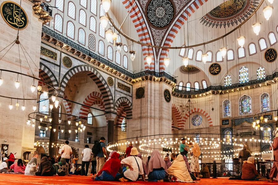 Istanbul: Hagia Sophia, Blue Mosque, Suleymaniye Mosque Tour - Guides can make or break this kind of tour, and this one has strong results